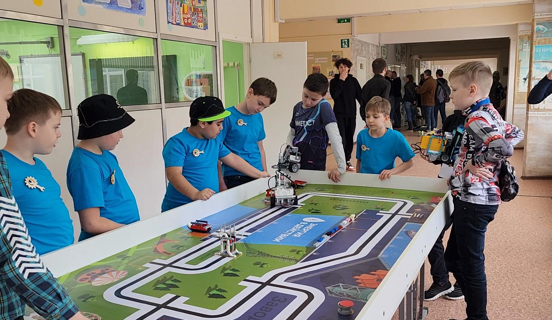Школьники из Фрязина приняли участие в региональном фестивале робототехники «RoboSpace-2024»