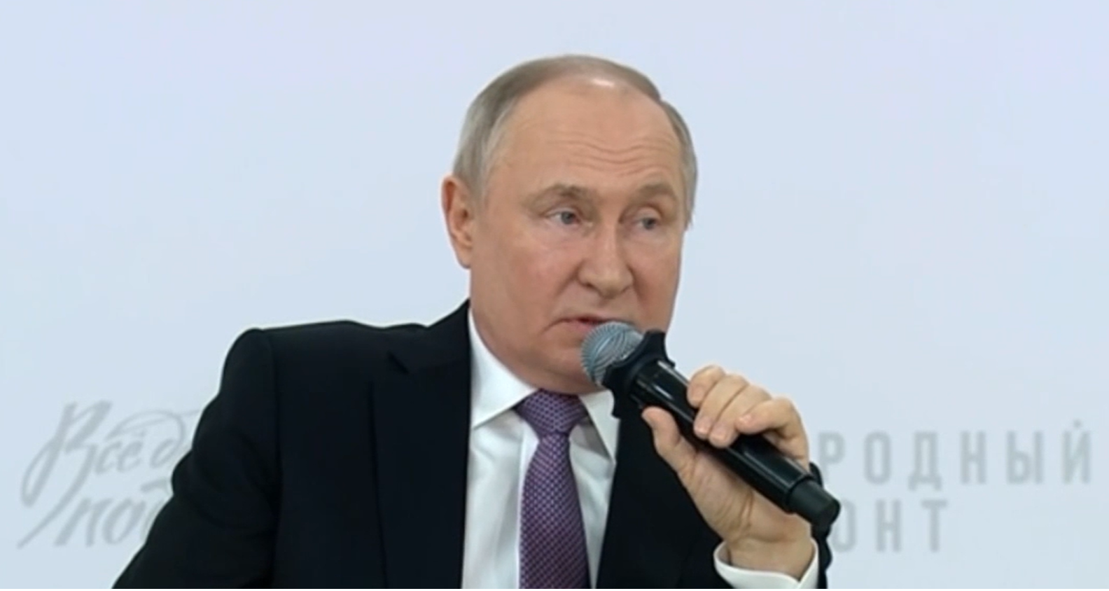 Президент РФ рассказал о подвиге танкиста в зоне СВО на форуме «Все для Победы»