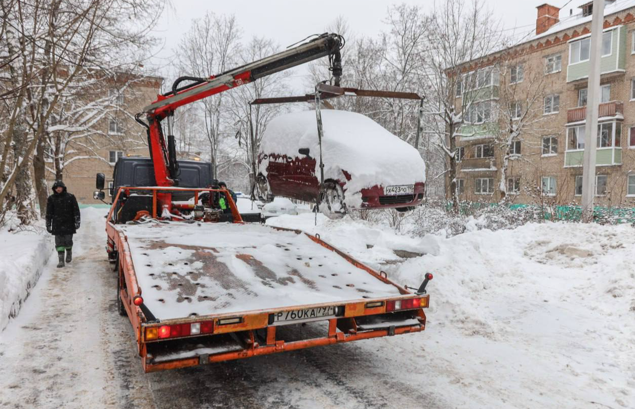 Во дворах Сергиева Посада и Пересвета появились первые дорожные знаки о  работе эвакуатора | REGIONS.RU / Сергиев Посад