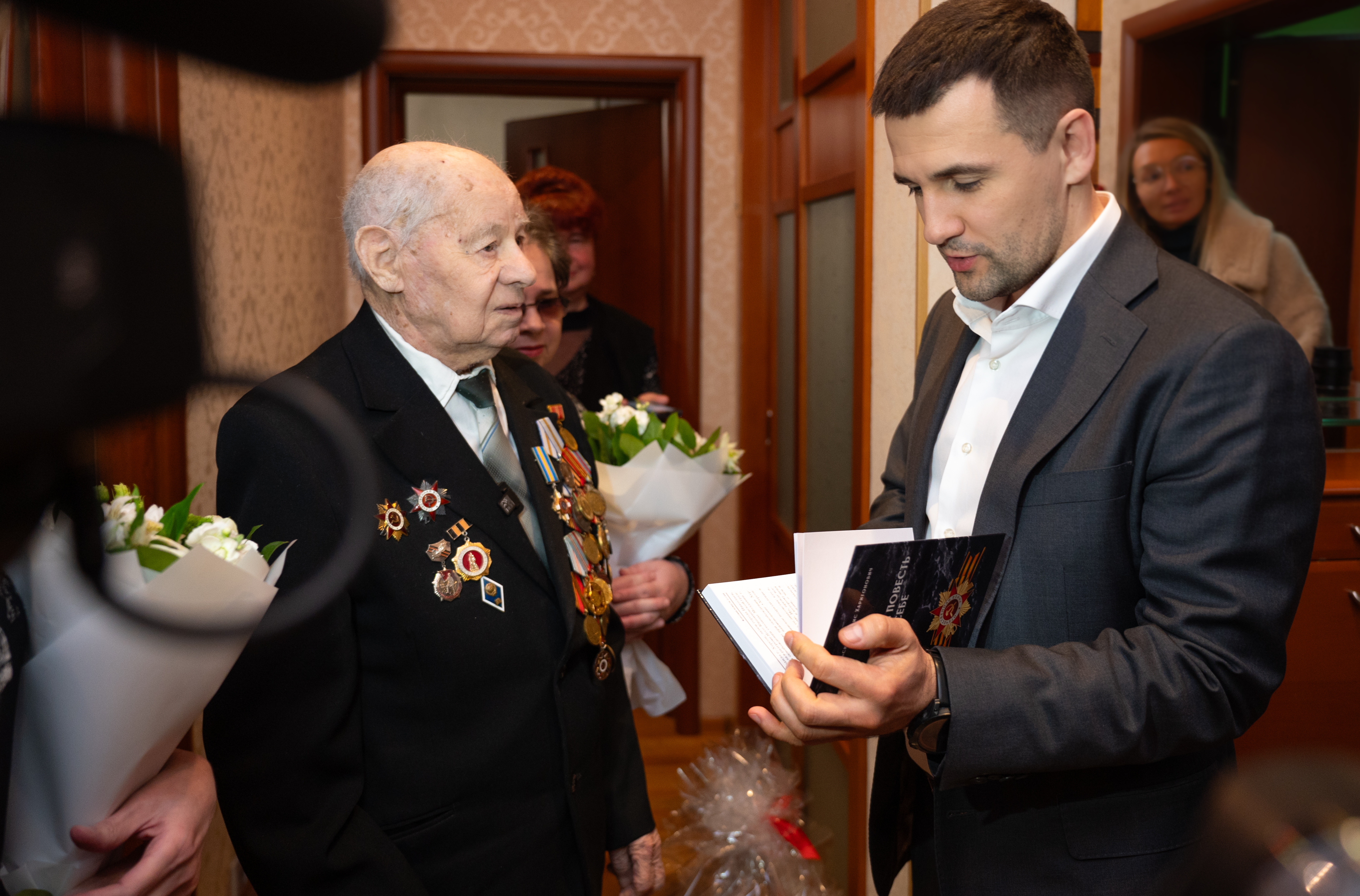 Ветеран ВОВ, переселенец из Донецка, принял поздравления в честь праздника