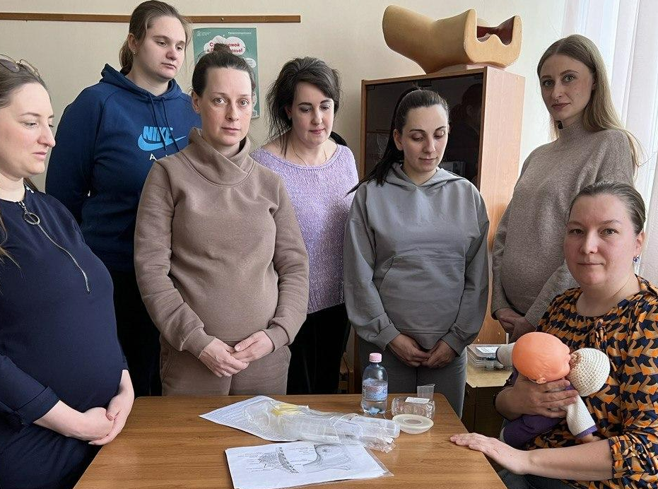 Жительниц округа пригласили на познавательные занятия в «Школе будущих мам»