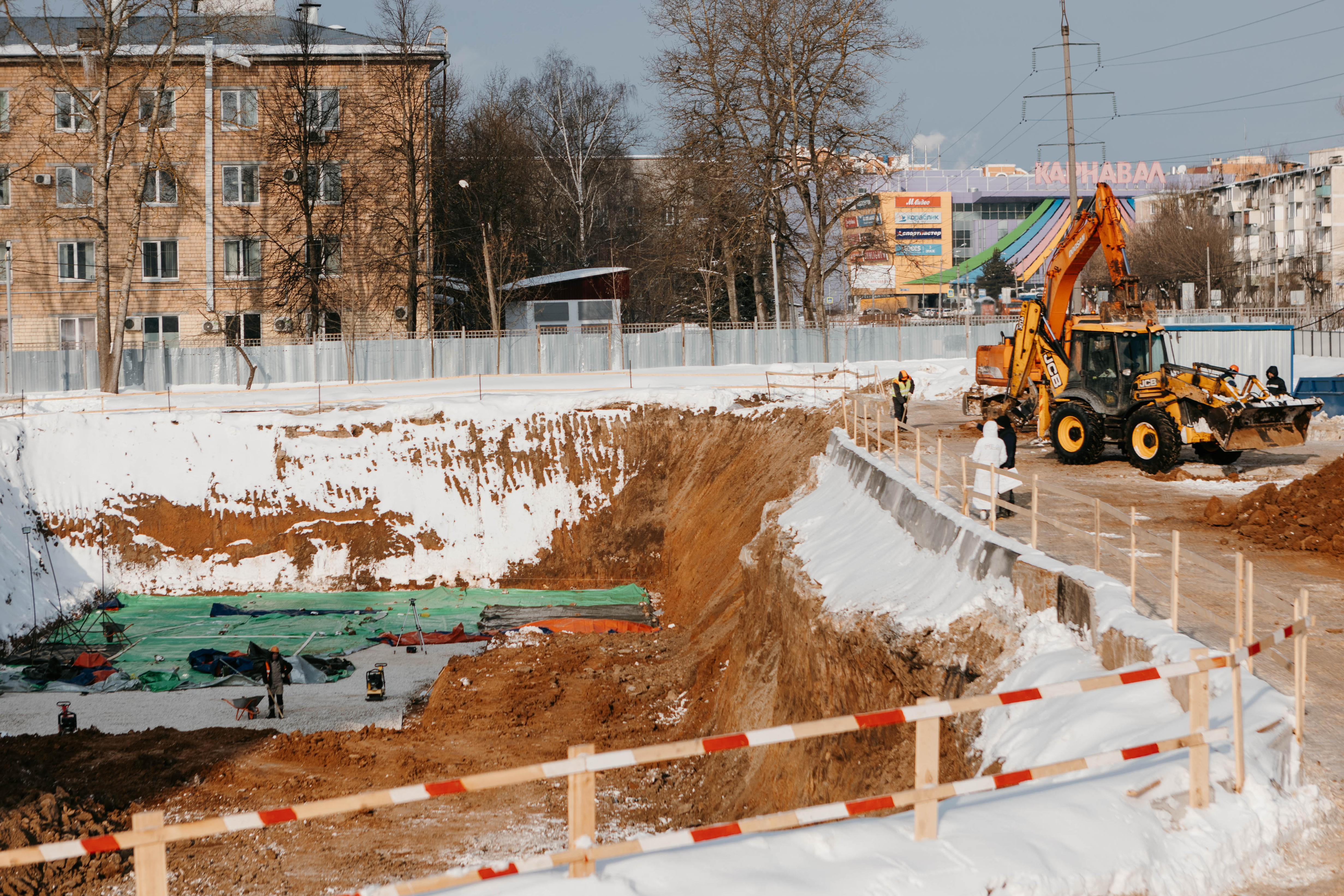 Строительство детской поликлиники и школьного корпуса ведут в Чехове