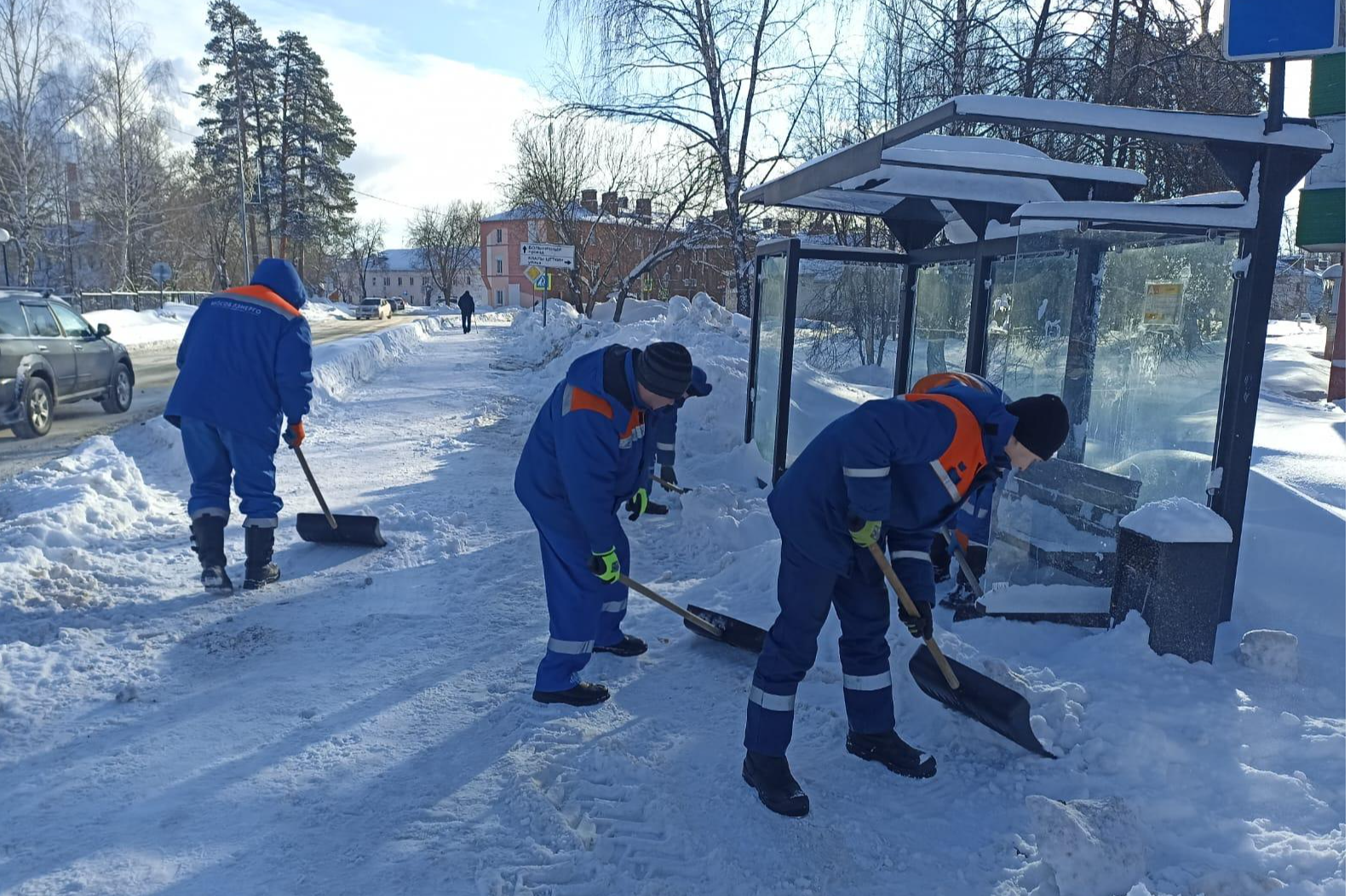 Специалисты «Мособлэнерго» помогли расчистить улицы округа от последствий снежной «Ольги»