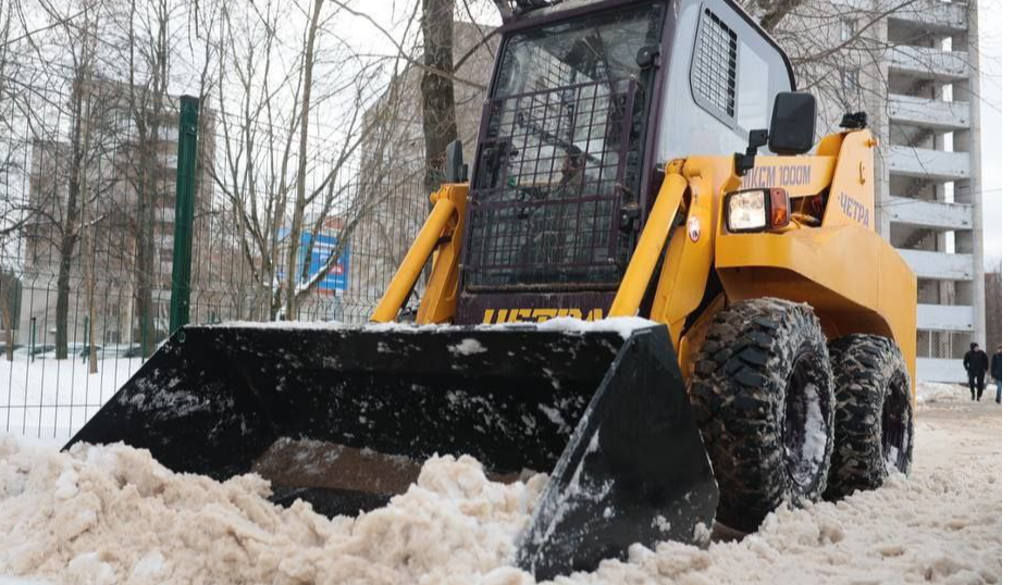 Коммунальщики посыпали улицы Дубны реагентами после ледяного дождя