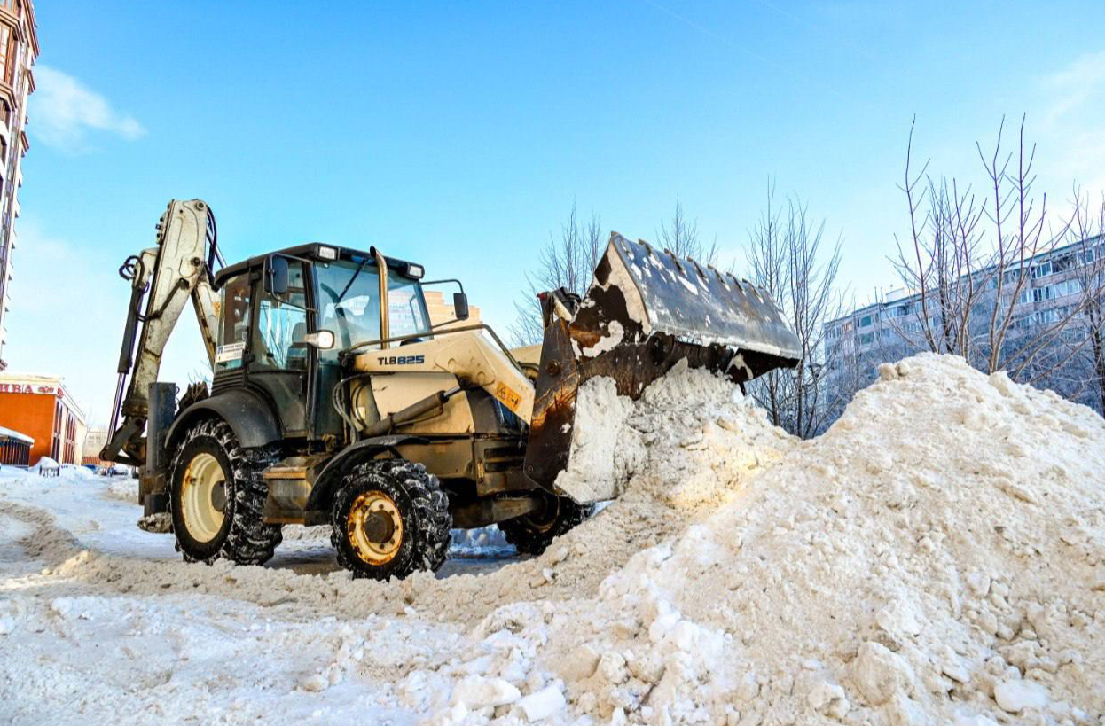 Жителям назвали адреса, по которым коммунальщики будут чистить снег в среду