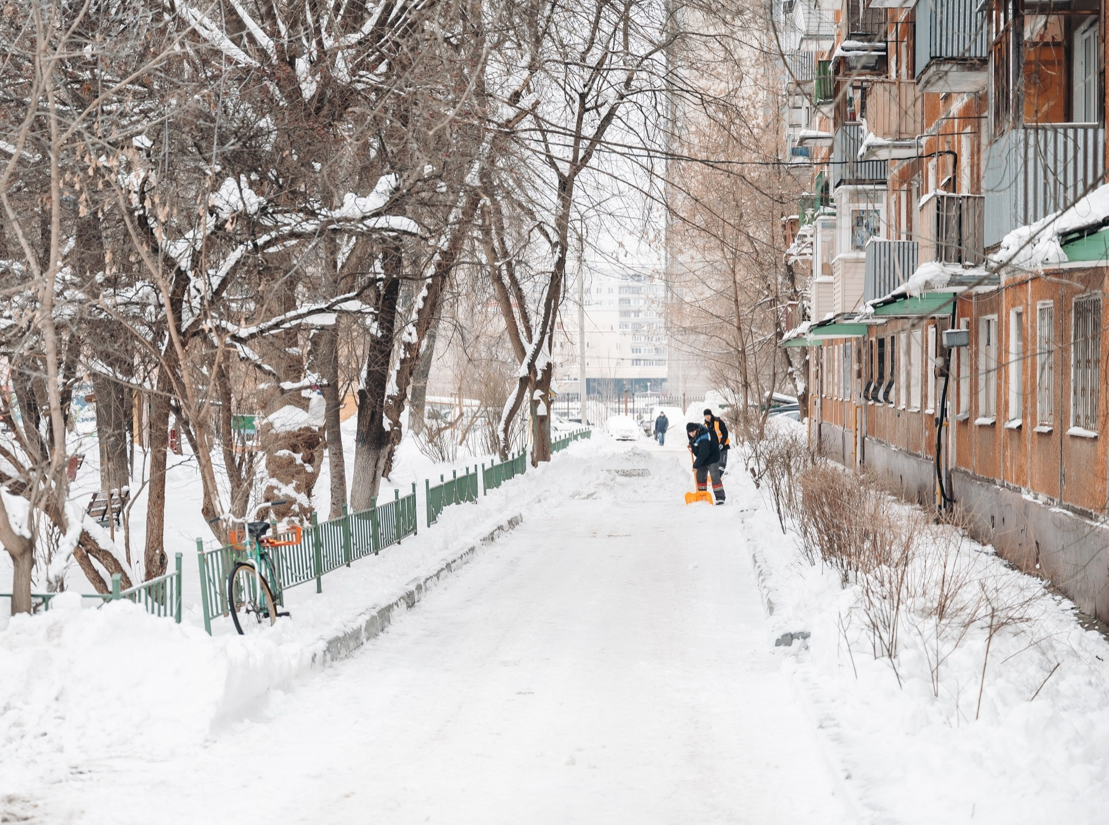 Жители улицы Космодемьянской довольны уборкой придомовой территории