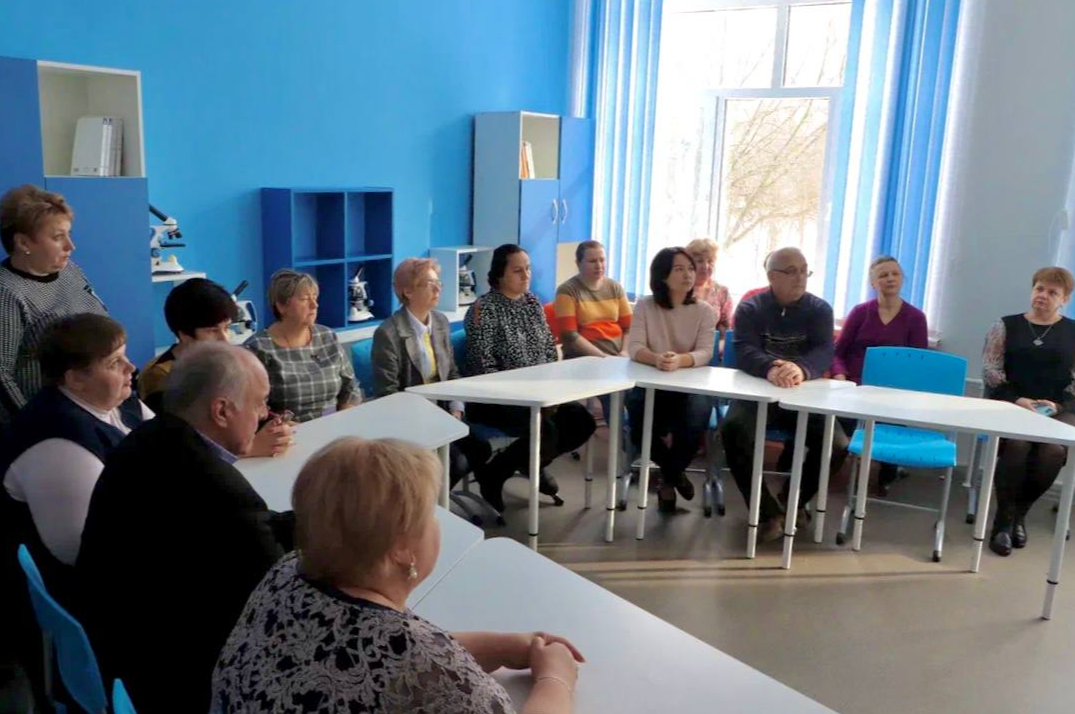 Педагоги Крутовской школы обсудили перемены в системе образования с депутатом Мособлдумы