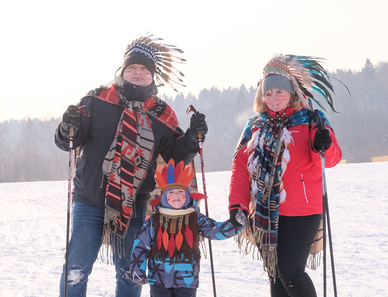 Семья индейцев из Королева признана самой креативной на «Лыжне России 2024»