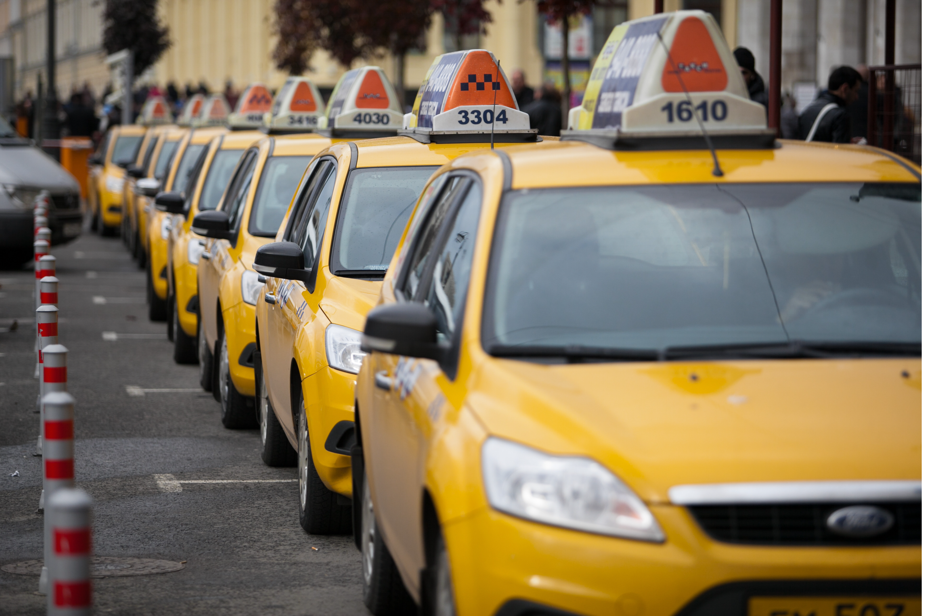 Депутат Госдумы Милонов предложил оснастить все такси тревожной кнопкой