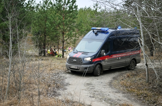 Украинцы нанесли удар по автомагазину в Токмаке: на месте работает СК