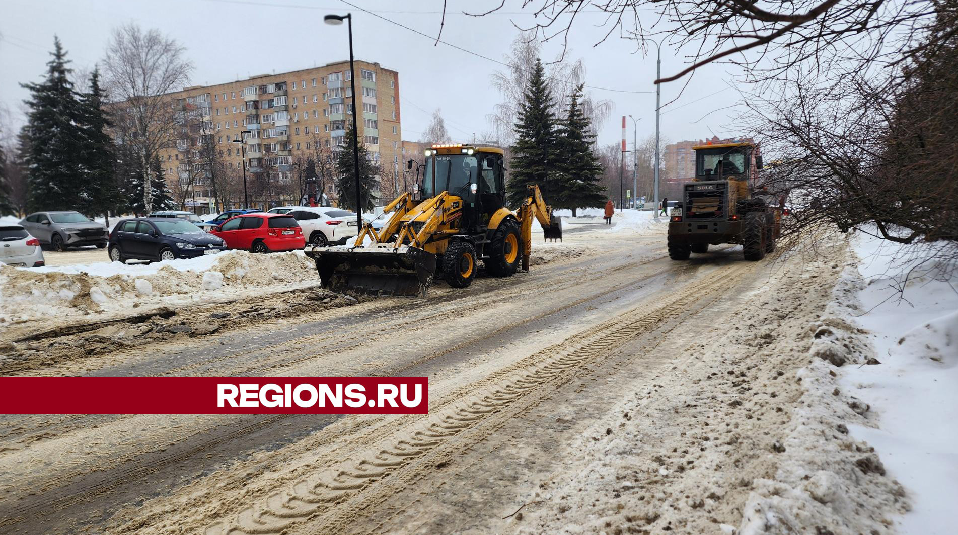 Улицу Калинина в Ступине расширили, убрав снег возле бордюров | REGIONS.RU  / Ступино