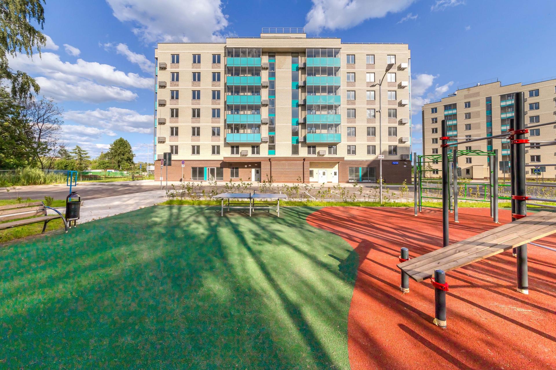 стройка домика. стройка домов. построил дом без разрешения. постройки на участке лпх ижс. браун хаус дом кирпичный.