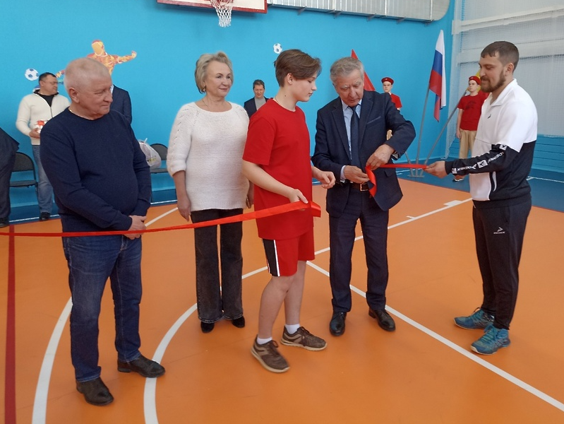 Новый спортзал открыли в школе села Раменки