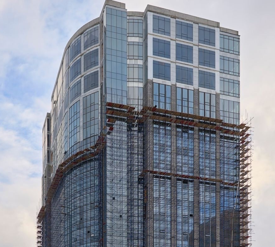 Легендарный недострой в Екатеринбурге разберут при помощи роботов