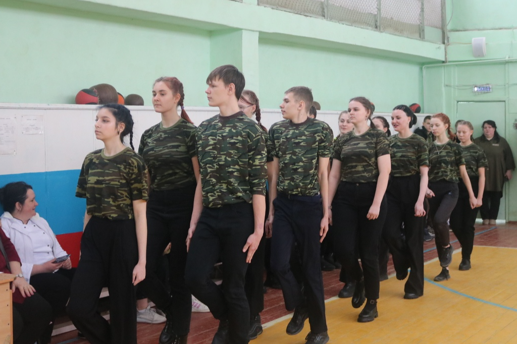Военно-спортивный праздник, посвященный Дню защитника отечества, состоялся в Луховицком аграрно-промышленном техникуме в Зарайске