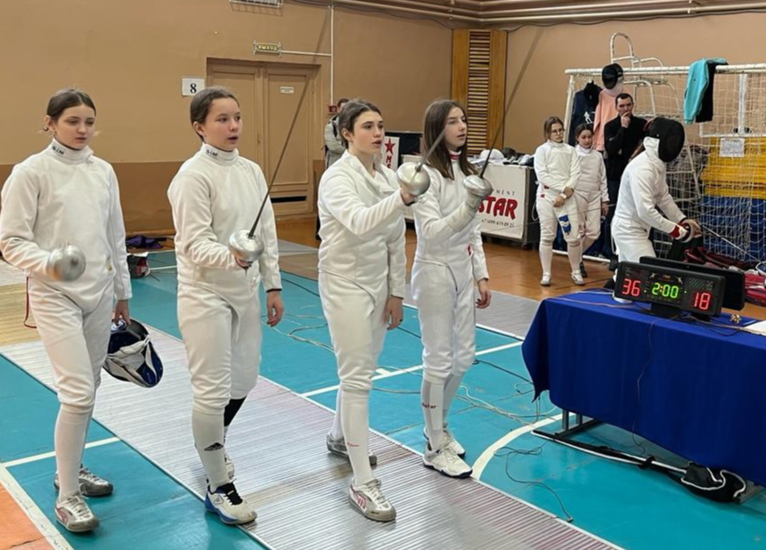 Бронницкие шпажистки заняли первое место на Всероссийских соревнованиях «Золотое кольцо России»