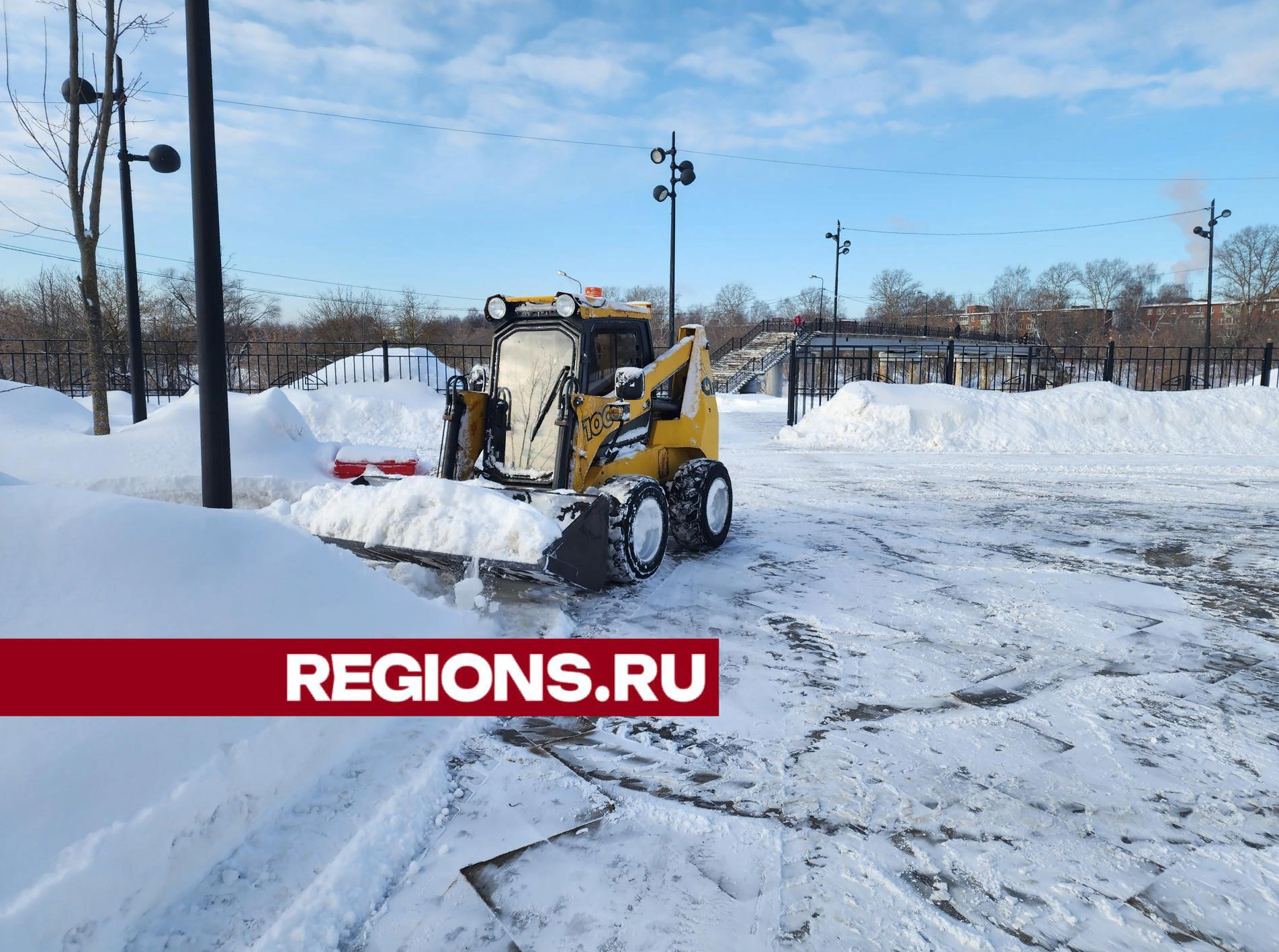 В Орехово-Зуеве энергетики, газовщики и лесничие помогают в уборке снега