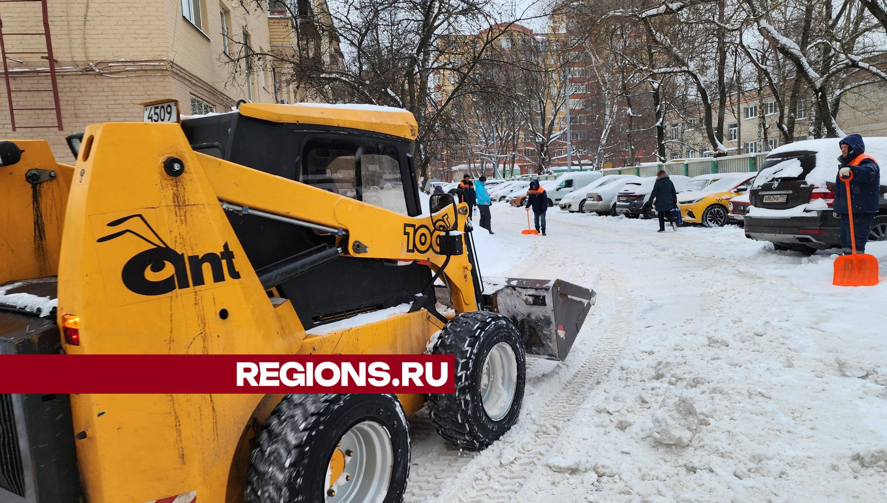 Коммунальщики Ивантеевки борются за чистоту улиц после сильного снегопада |  REGIONS.RU / Пушкино