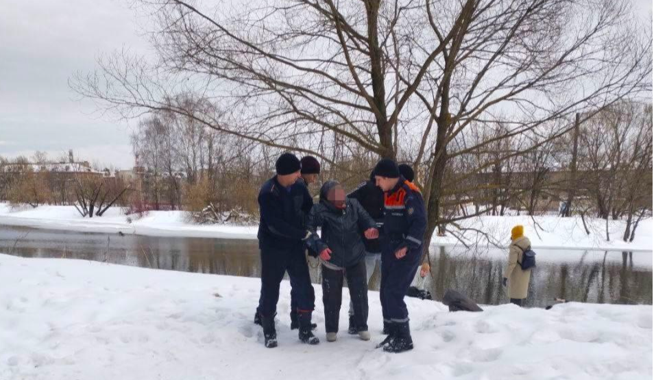 Ногинчанка едва не погибла, провалившись под лед реки Клязьмы
