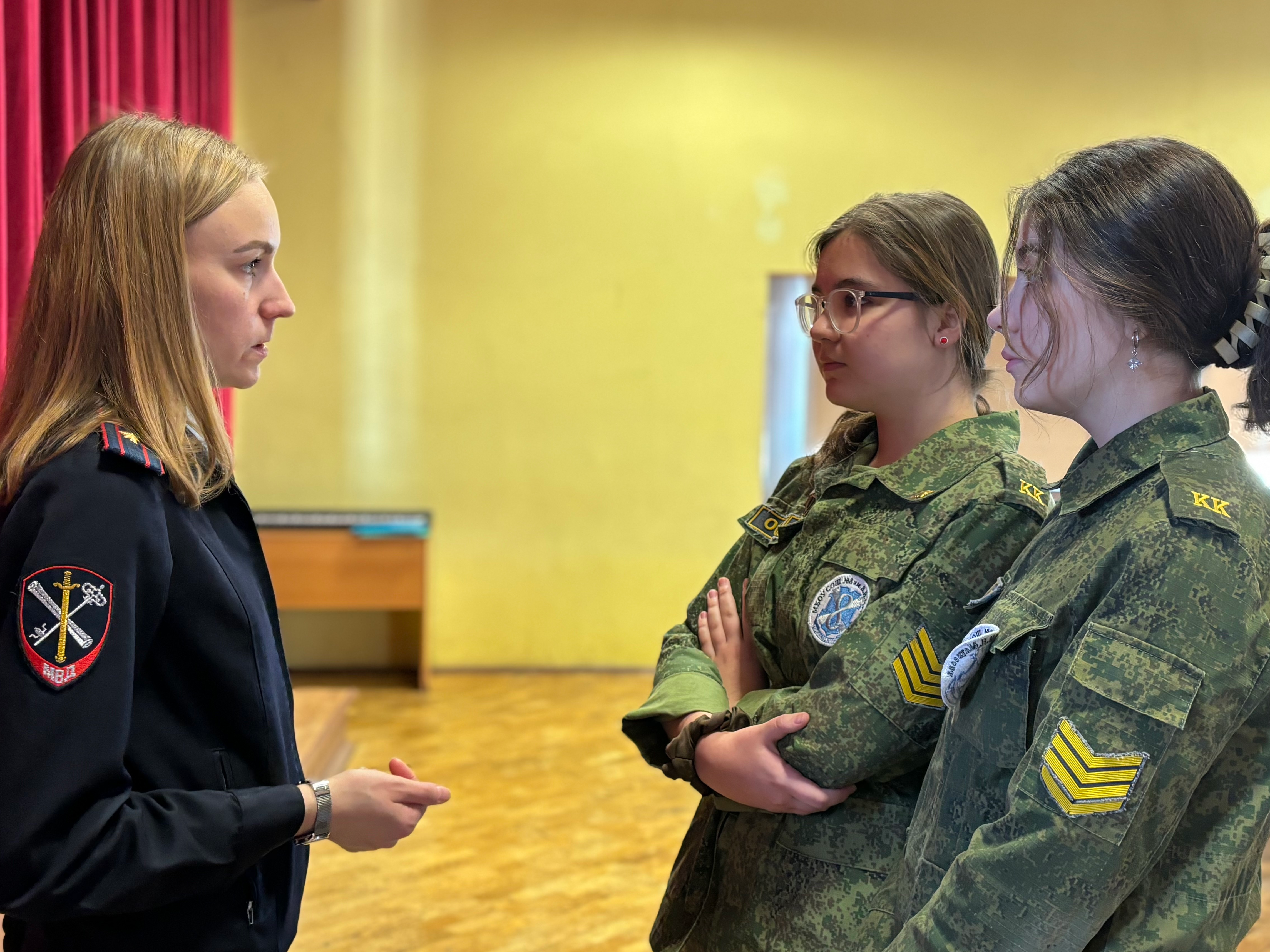 Химкинские полицейские провели открытый урок для старшеклассников на тему «Безопасный виртуальный мир»