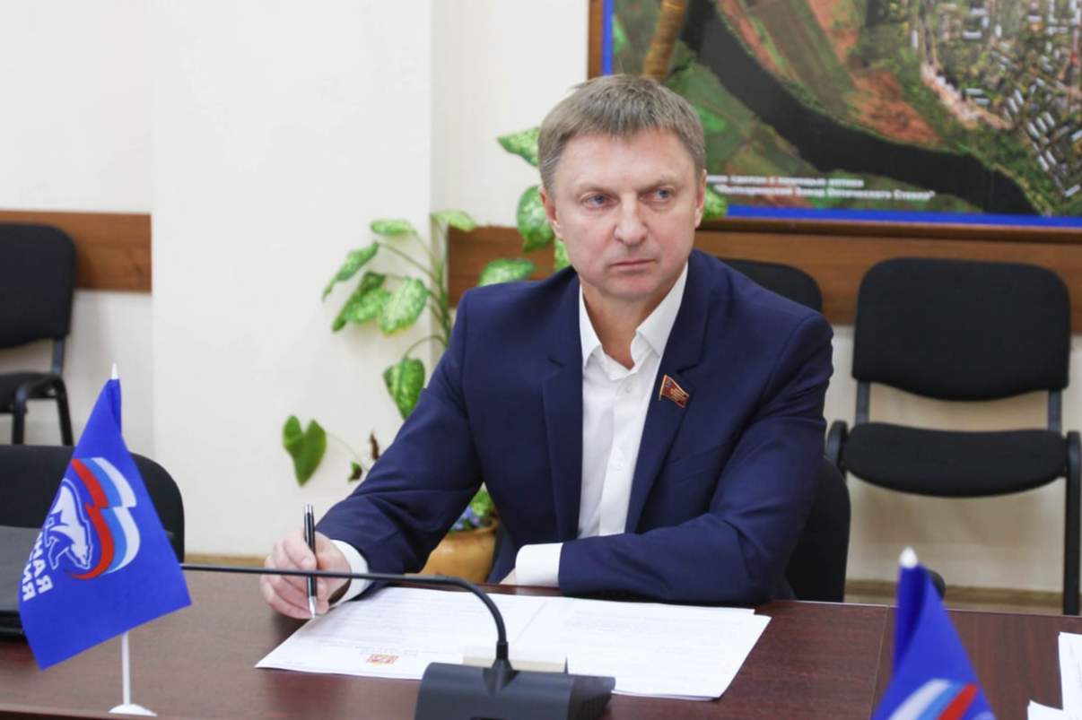 Депутат Мособлдумы Владимир Жук поздравил мужчин с Днем защитника Отечества