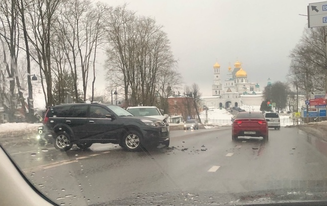 ДТП с видом на Новоиерусалимский монастырь перекрыло движение в Истре