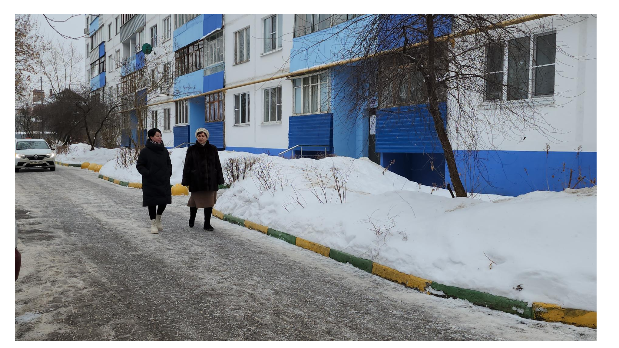 Жители дома с улицы Подольской в Серпухове поблагодарили свою управляющую  компанию за отличную уборку снега во дворе | REGIONS.RU / Серпухов