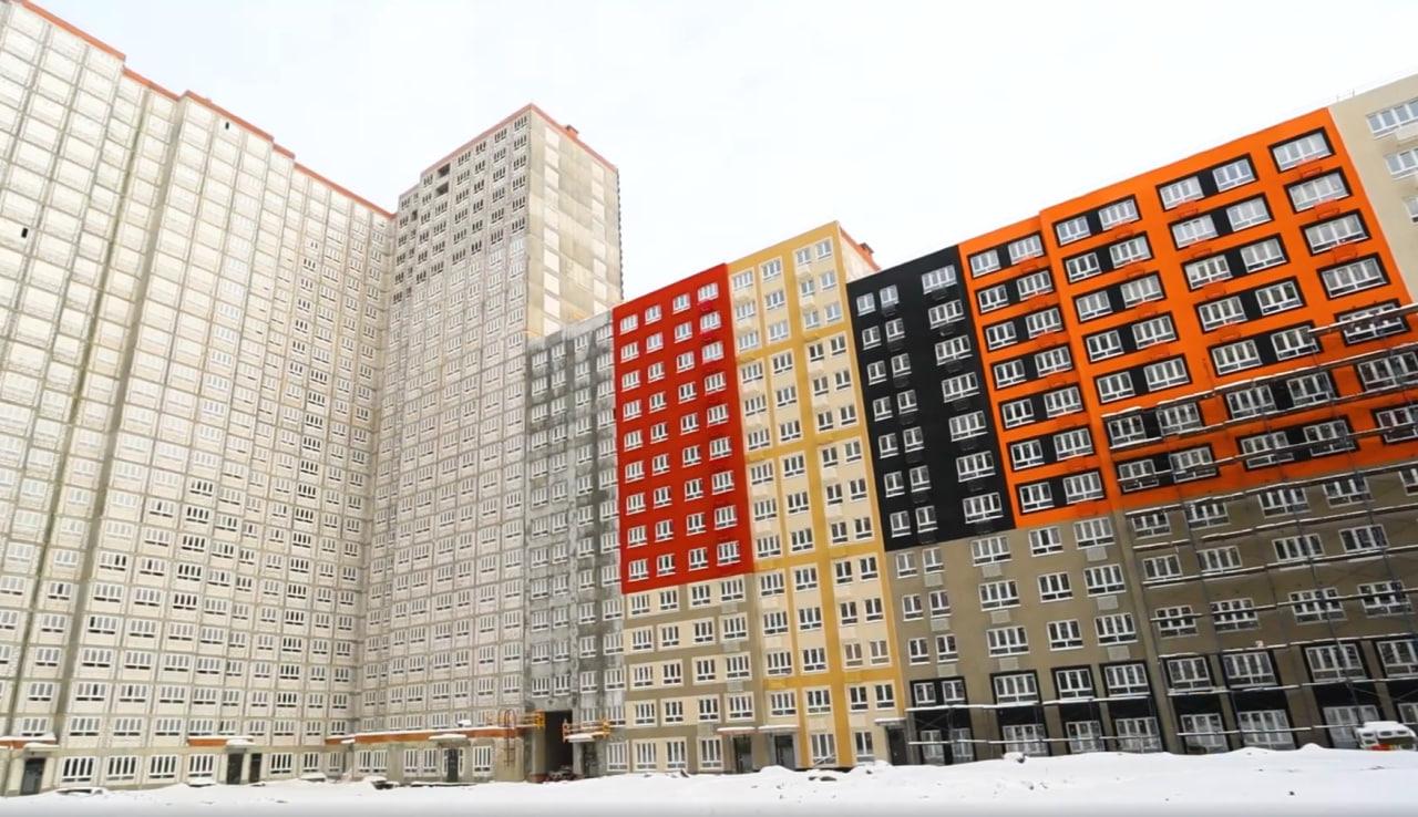 В округе продолжается строительство крупного жилого комплекса и моста через реку «Пехорка»