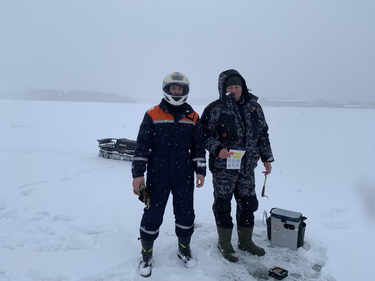 «Осторожно тонкий лед!»: любителям зимней рыбалки рассказали о возможной опасности нахождения на водоемах в феврале