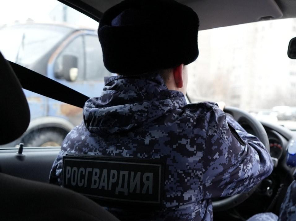 В Солнечногорске задержали агрессивного мужчину с наркотиками в кармане