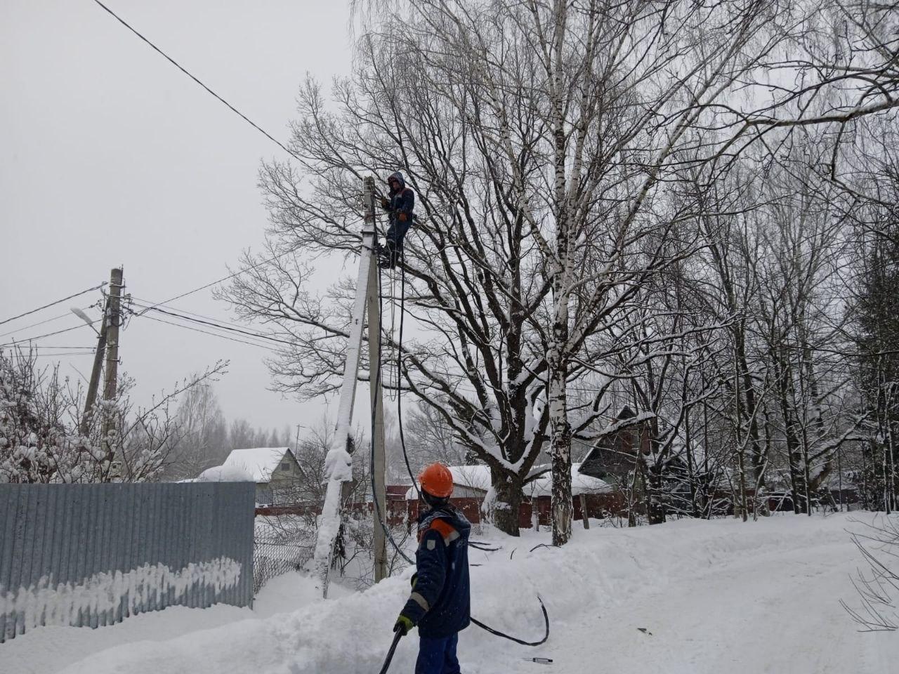 В СНТ «Полянка» отремонтировали воздушную линию