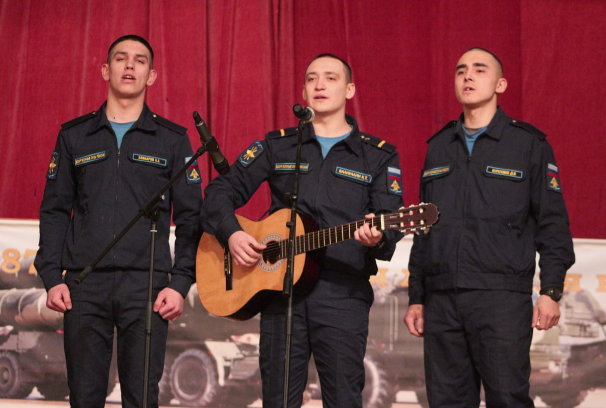 Праздничный концерт ко Дню защитника Отечества прошел с участием военнослужащих