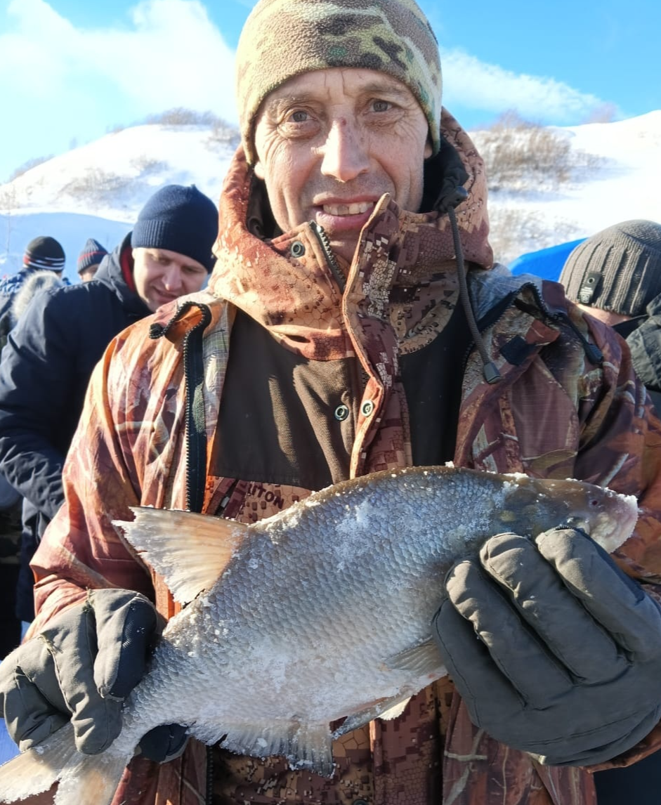 Более сорока килограммов рыбы выловили участники зимнего турнира