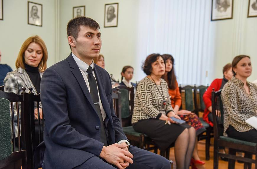Депутат Мособлдумы поддержал идею покупки нового рояля для Детской школы искусств в Пироговском