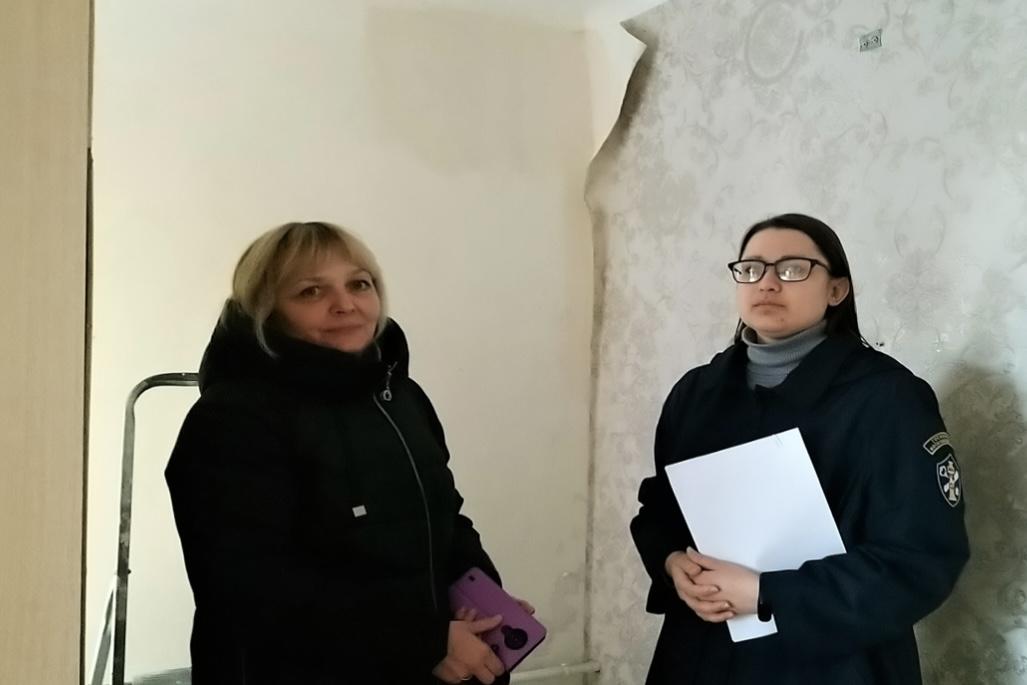 Жителям округа рассказали, куда обращаться, если в квартире появилась плесень