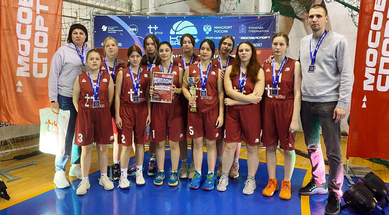 Девушки из Пушкино забрали серебряные медали чемпионата школьной баскетбольной лиги