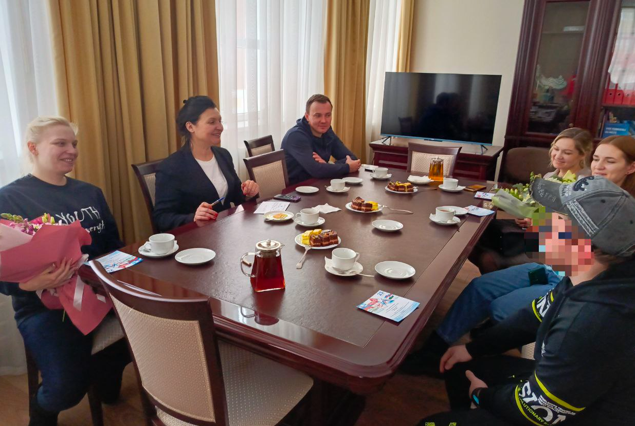 Семьи участников СВО поделились с Анной Кротовой своим мнением о городских проблемах