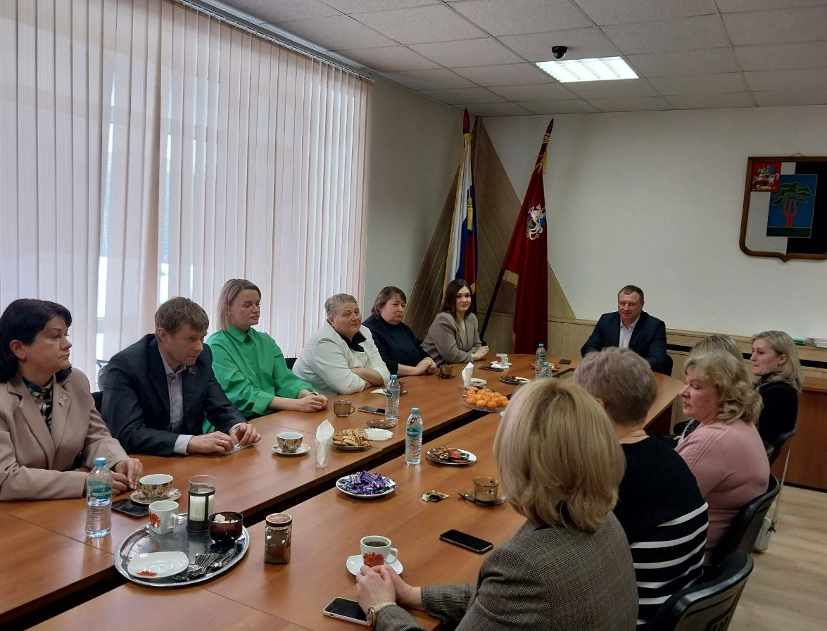 Глава округа Роман Хожаинов на встрече с матерями и женами участников СВО узнал, какая нужна помощь