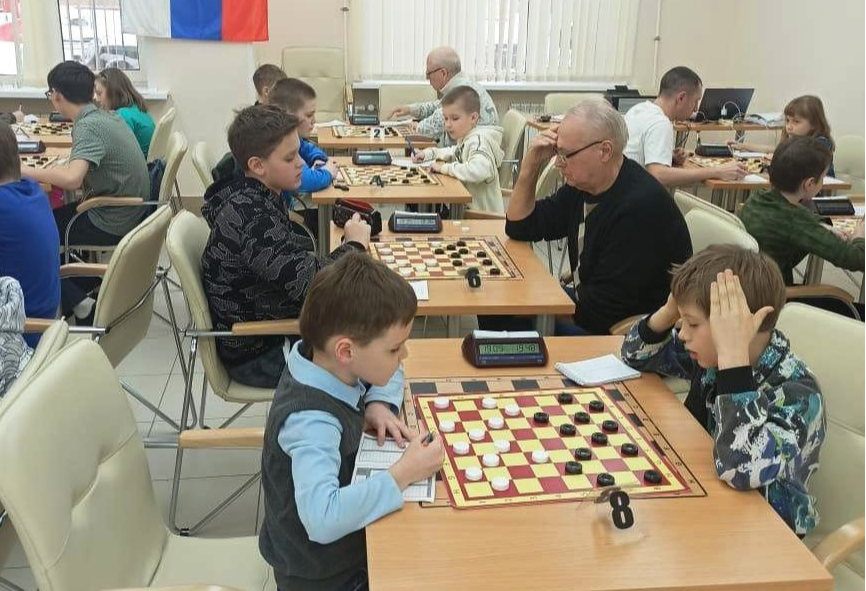Призерами чемпионата округа по русским шашкам стали воспитанники спортивной школы "Прогресс-Смена"
