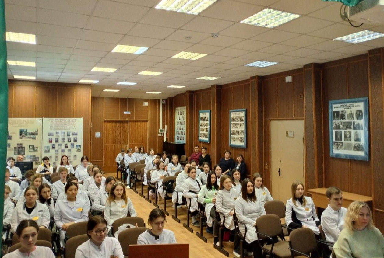 Выпускников медицинского колледжа пригласили на работу в Коломенскую больницу