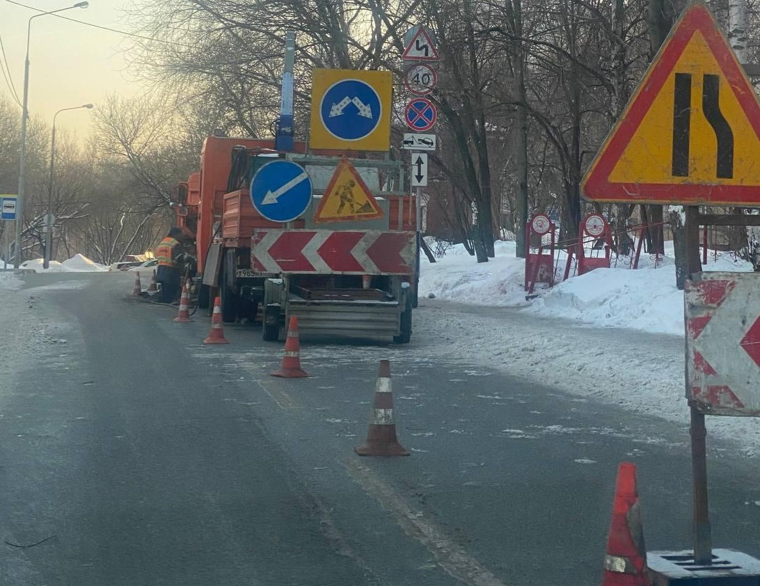 Дорожные службы заменили поврежденный дорожный знак на автомобильной дороге  в Раменском | Раменское