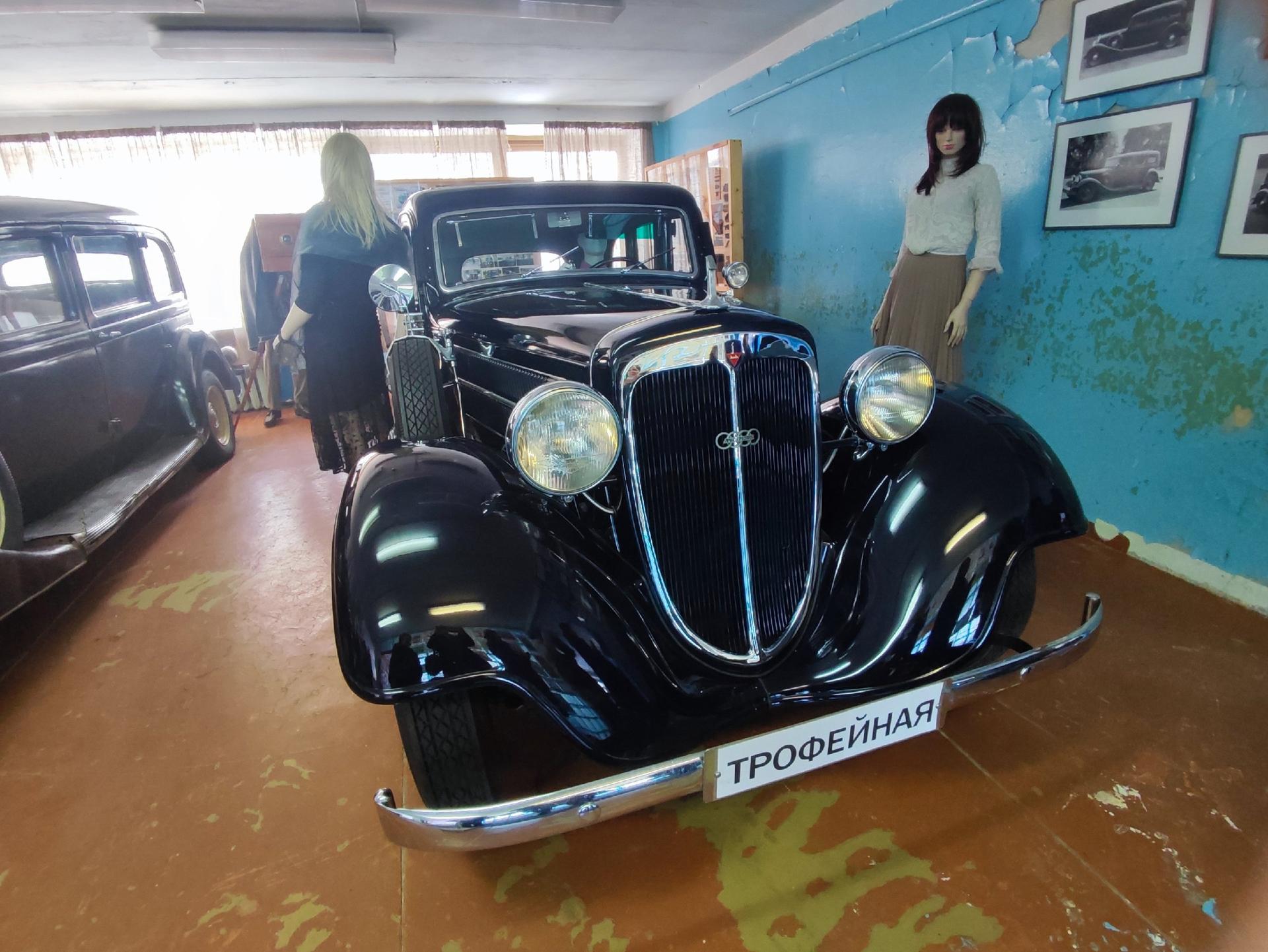 Богатую коллекцию раритетных автомобилей показали мытищинцам в Черноголовке