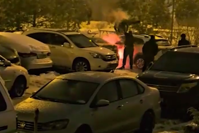 Поймали на горячем: в Ленинском округе задержали поджигателя авто