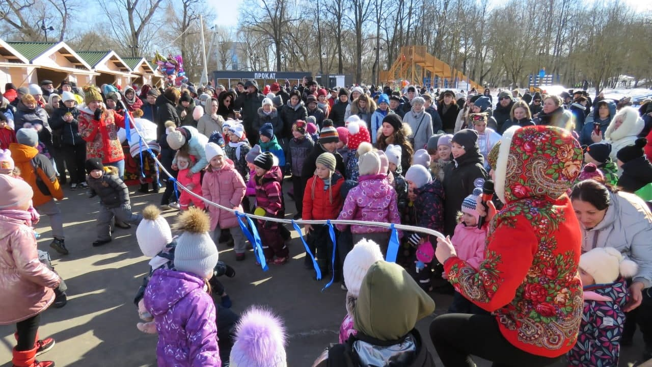 Широкую Масленицу проводят в Чехове в городском парке культуры и отдыха |  REGIONS.RU / Чехов