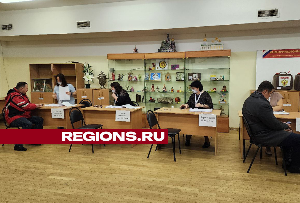 Избиратели округа с самого утра активно голосуют на выборах президента