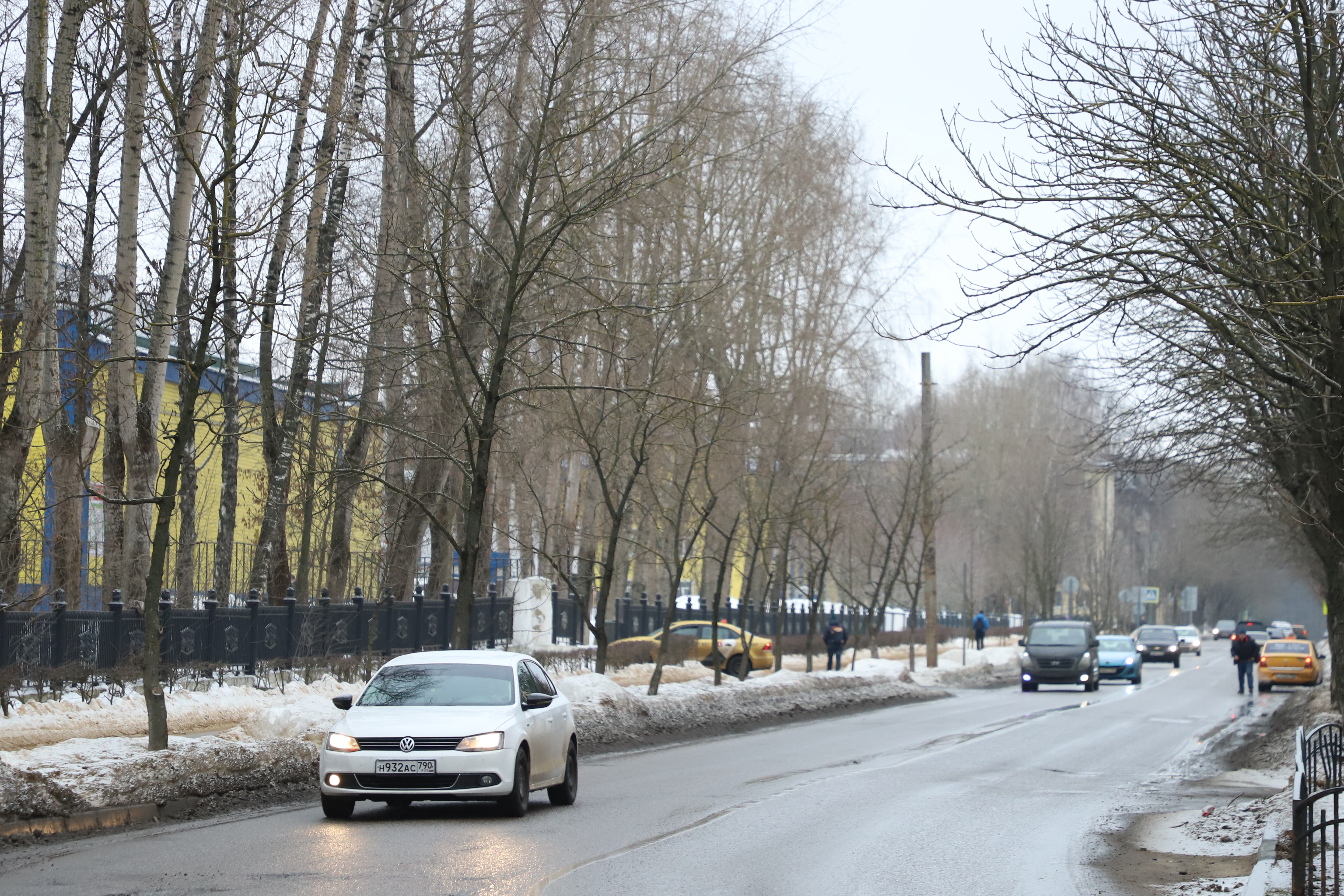 Мужчина набросился на неслышащую автоледи в Дмитрове и ударил ее по лицу |  REGIONS.RU / Дмитров