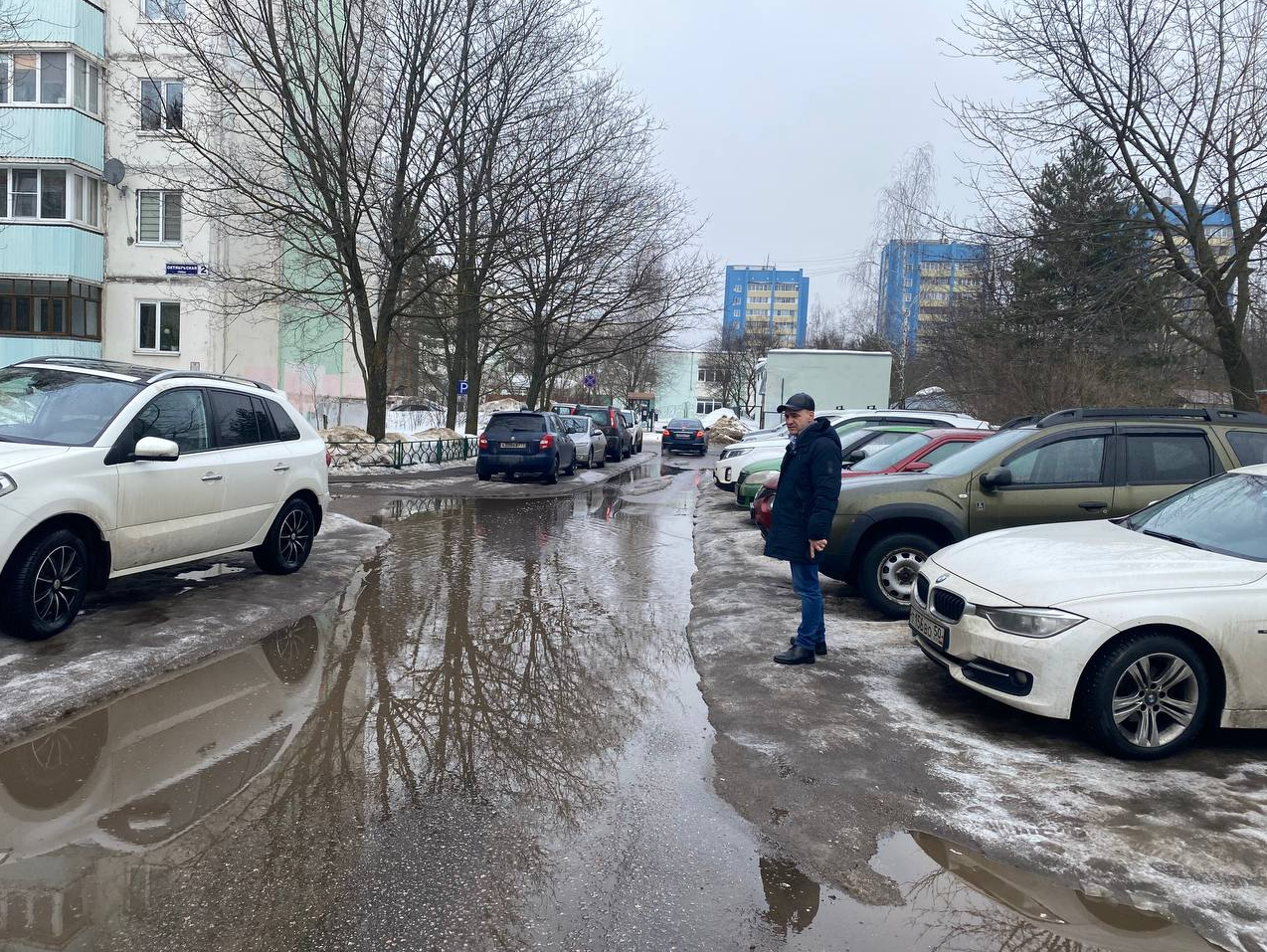 В Краснознаменске борются с подтоплениями на улицах