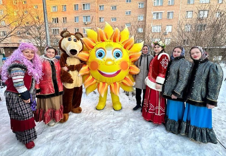 Песни, пляски и блины: в округе провожают зиму