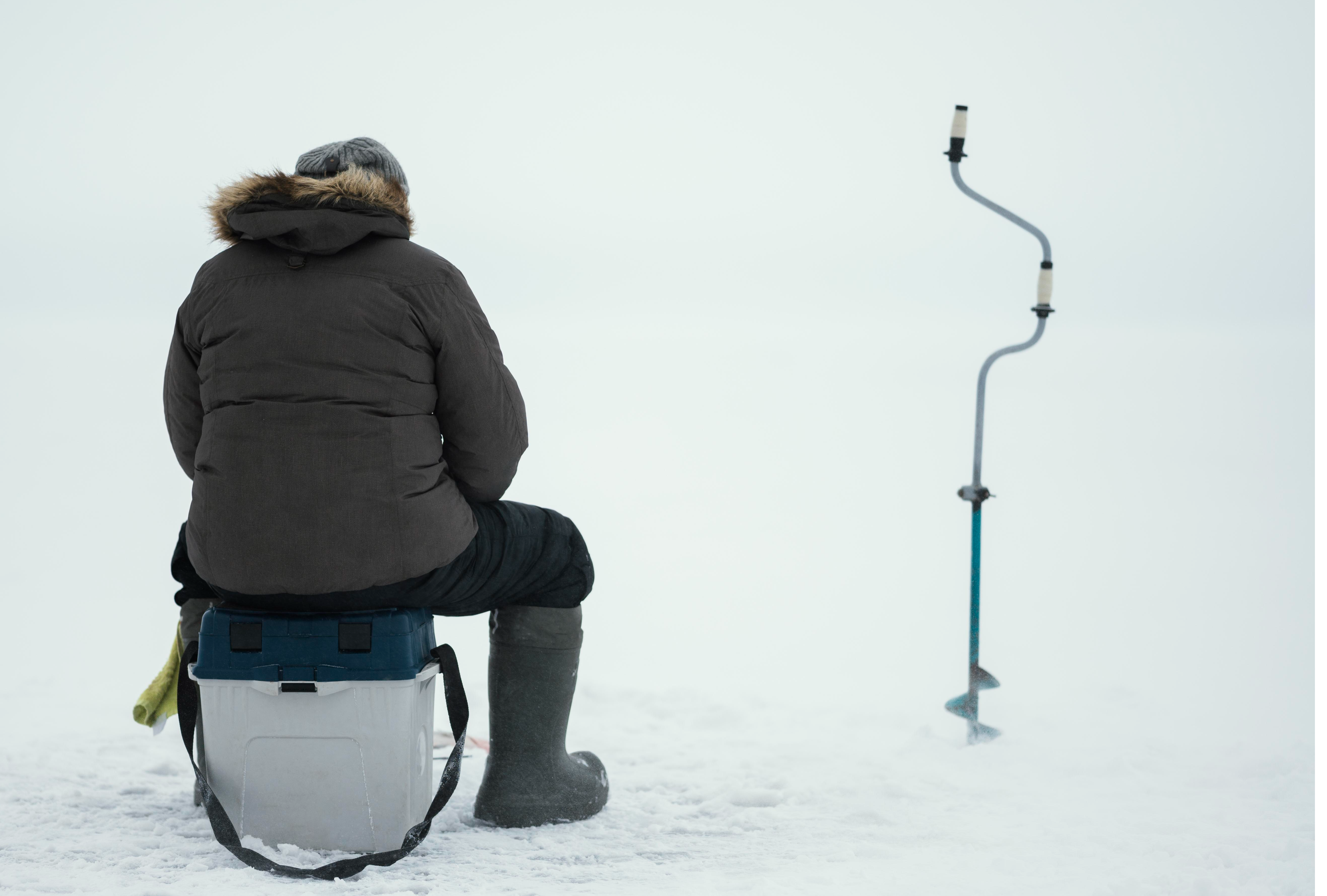 Спасатели предостерегают лосинопетровцев от выхода на лед