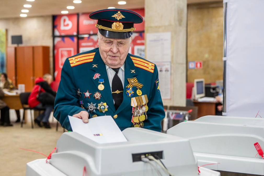 В Одинцове на выборах проголосовал 96-летний ветеран ВОВ
